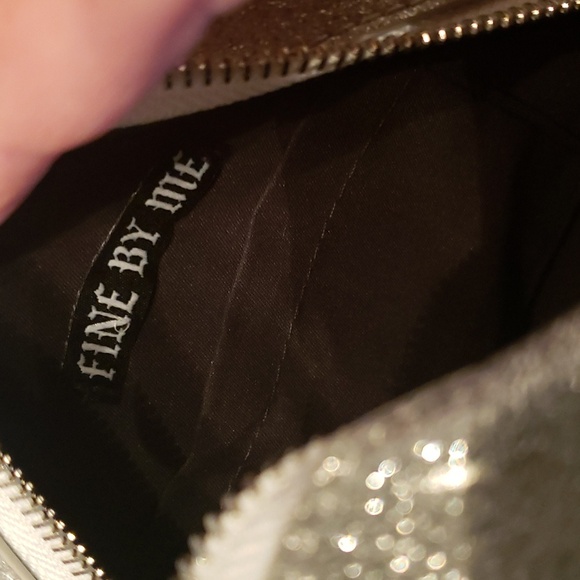 Silver Glittery Ghost Mini Purse NWOT - Picture 3 of 4